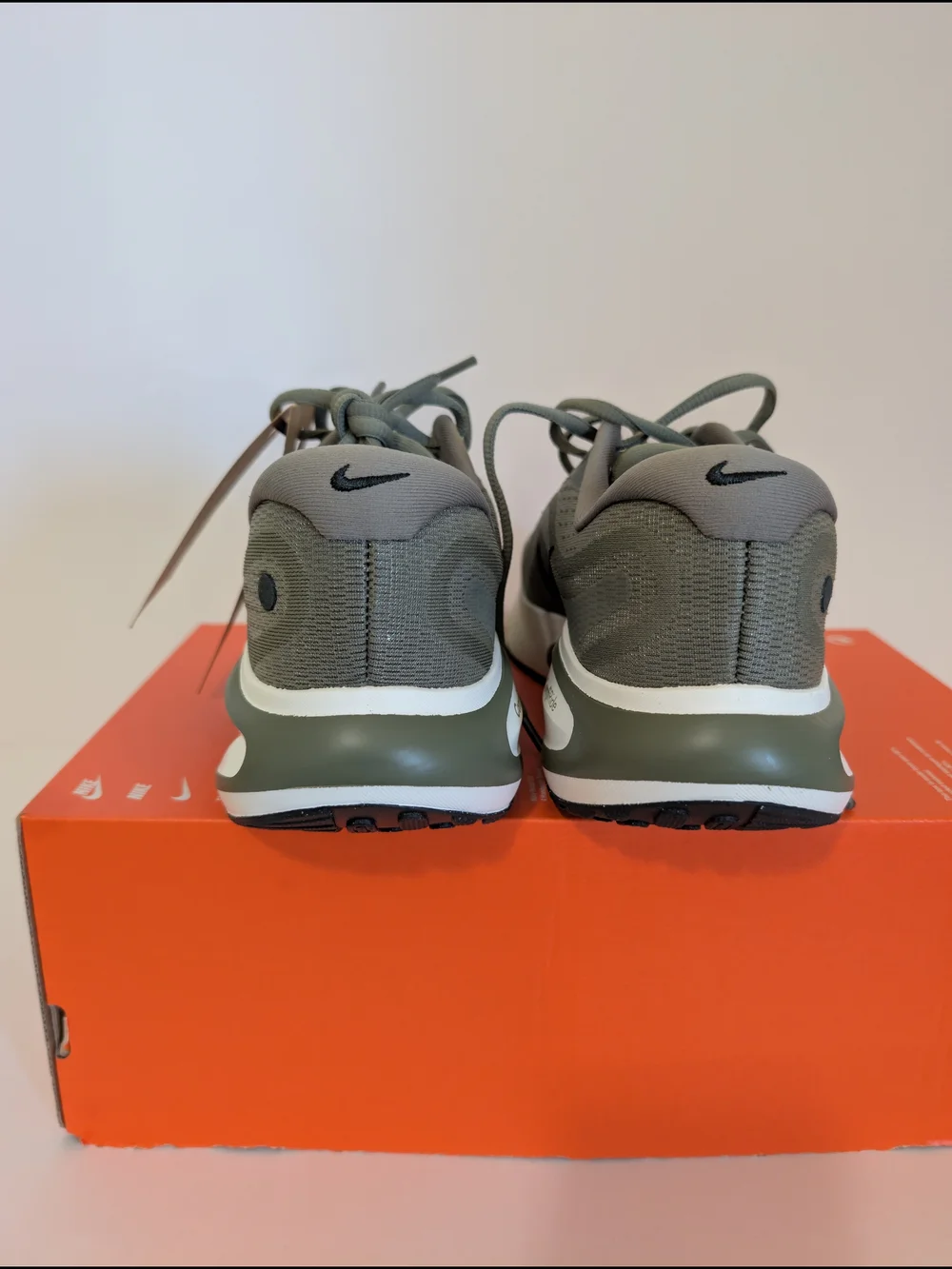 Nike Journey Run Olive Green Unisex Men's Size 8 Womens 9.5 BOX No Lid